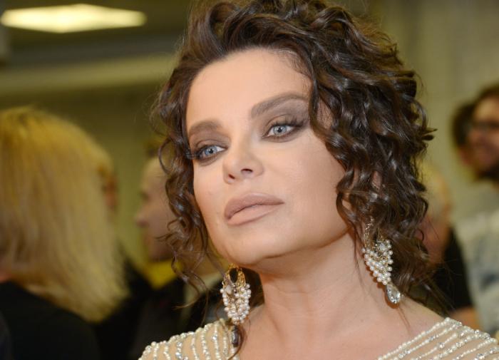 Попросила успокоительное: мать Королёвой шокировала новость о внучке, рождённой от друга певицы