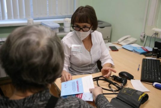 Российские вакцины против коронавируса проверены по 18 параметрам