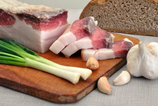 Достигла рекордных отметок: эксперты рассказали о подорожании сала в Украине