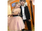 Разбушевавшиеся дети Пугачёвой встретили Орбакайте плясками в стиле Heavy Metal