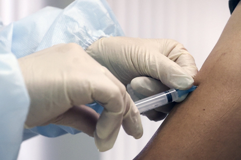 В Минздраве назвали условия вакцинации подростков от COVID-19