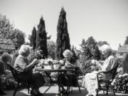 Новые стандарты и подходы в домах престарелых: сочетание заботы, комфорта и профессионального ухода