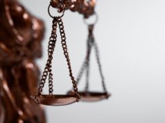 Основные этапы судебного разбирательства — от подачи иска до вынесения решения