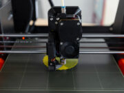 Изготовление пластиковых деталей методом 3D-печати на заказ: преимущества и возможности.