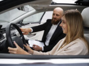 Аренда автомобиля бизнес-класса: Популярность, плюсы и минусы