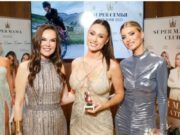 Эффектное появление супермамы: Елена Товстик вышла в свет в откровенном образе и сразила публику