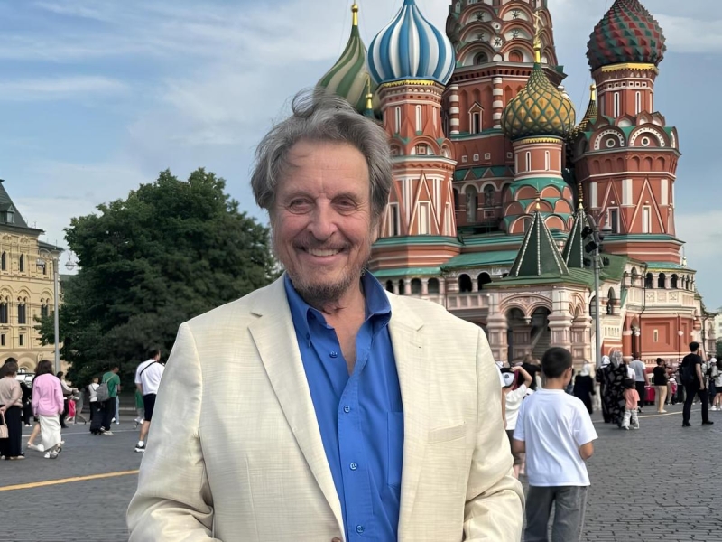 Семейные скелеты в шкафу: почему Илон Маск больше не хочет знать своего отца