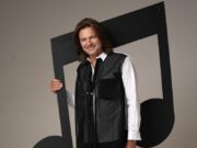 Новая звезда в команде Маликова: почему он потребовал у своего музыканта повторения славы Булановой