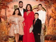 В ожидании чуда: почему певица Жасмин не спешит покупать подарки внуку