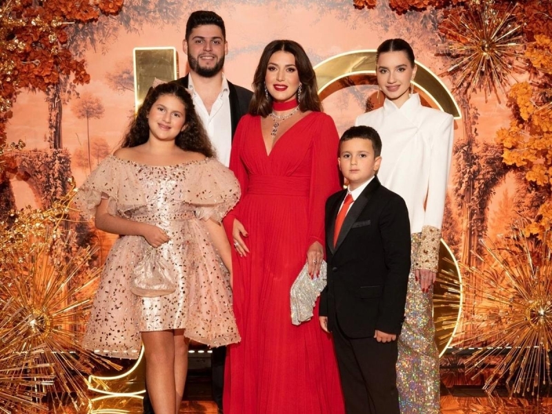 В ожидании чуда: почему певица Жасмин не спешит покупать подарки внуку