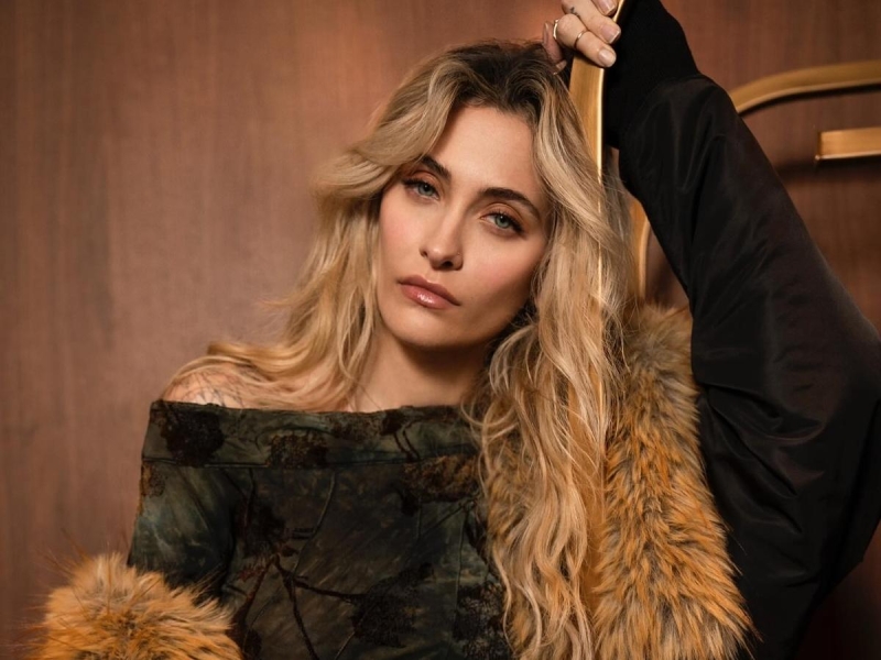 Грехи прошлого: почему дочь Майкла Джексона не может избавиться от свистящей дырки в носу