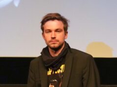 От тайного знакомства до пышной свадьбы: история любви Александра Петрова будто создана для фильма