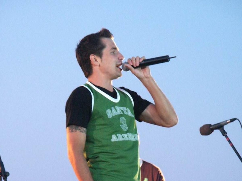 Возвращение на сцену обернулось чудом: Илья Дуров из Динамита признался, чем его удивил Суперстар