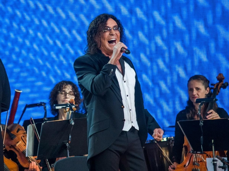 Леонтьев пропал &mdash; и внезапно вернулся с миллионами: что на самом деле происходит с карьерой певца